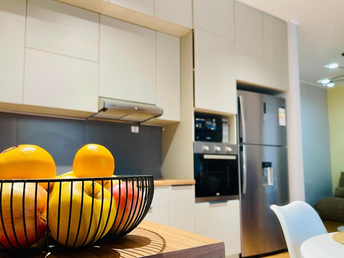 Уютная Стильная Квартира Возле Центрального Парка Горького! Apartment Almaty Ngoại thất bức ảnh