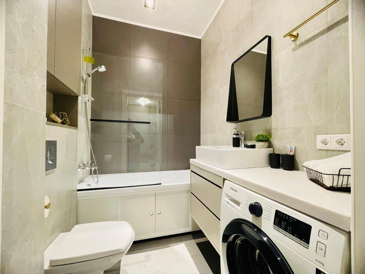 Уютная Стильная Квартира Возле Центрального Парка Горького! Apartment Almaty Ngoại thất bức ảnh