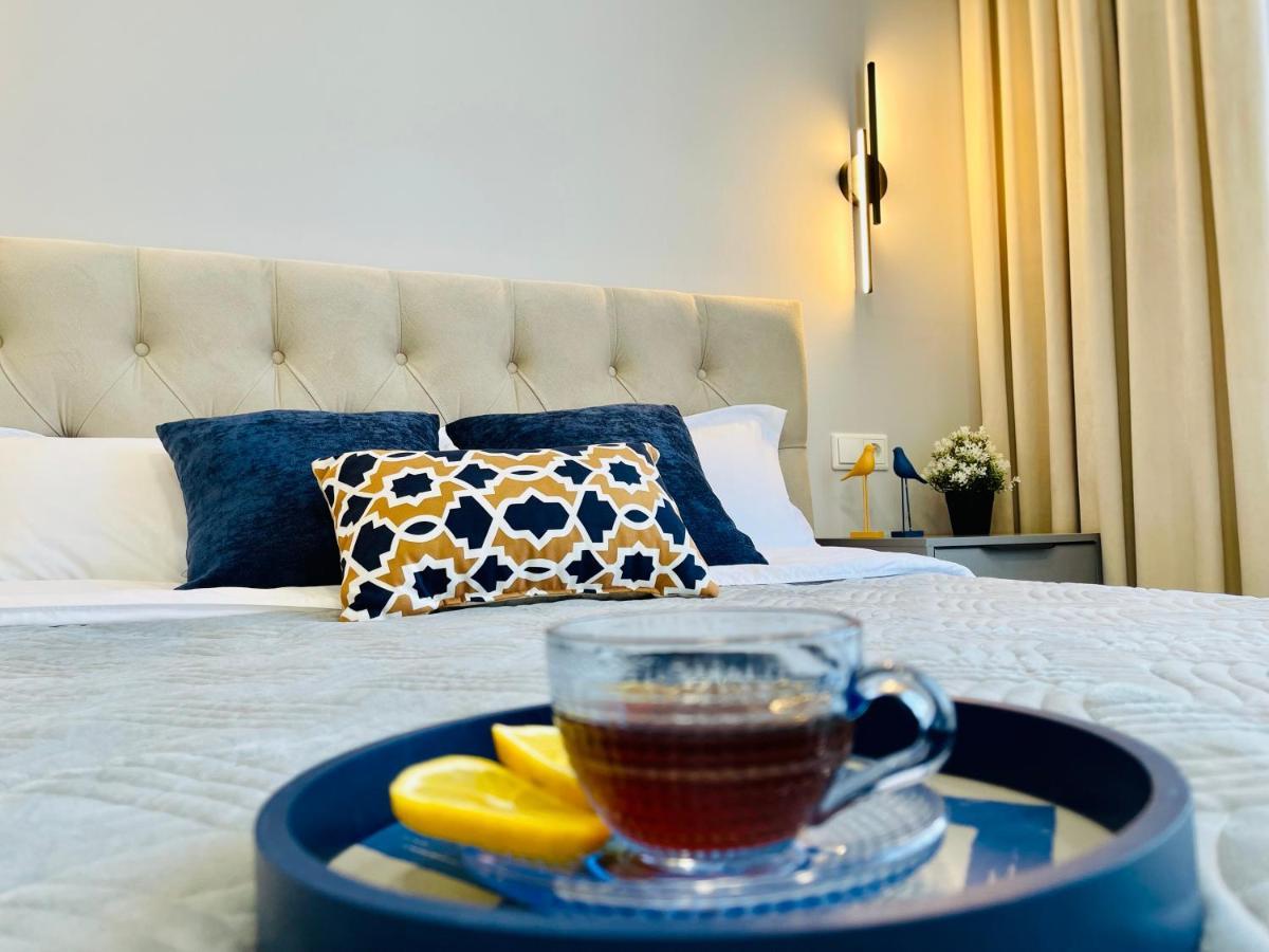 Уютная Стильная Квартира Возле Центрального Парка Горького! Apartment Almaty Ngoại thất bức ảnh
