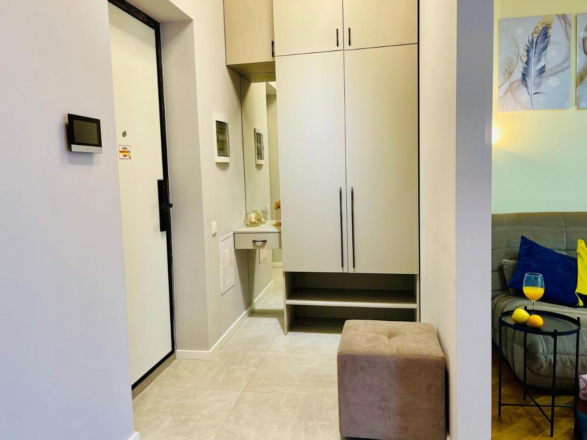 Уютная Стильная Квартира Возле Центрального Парка Горького! Apartment Almaty Ngoại thất bức ảnh