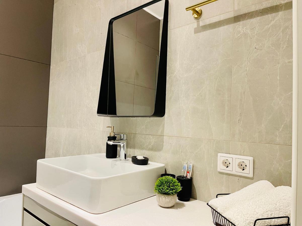 Уютная Стильная Квартира Возле Центрального Парка Горького! Apartment Almaty Ngoại thất bức ảnh
